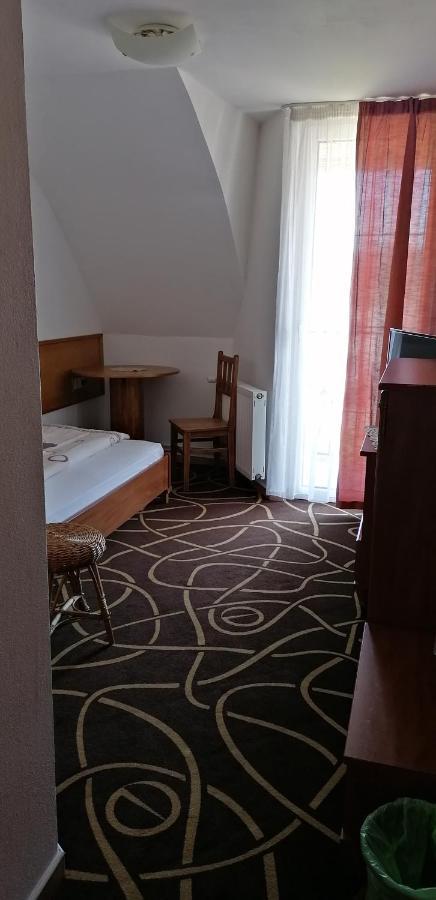 Pension Magnolia Trenčín Екстериор снимка