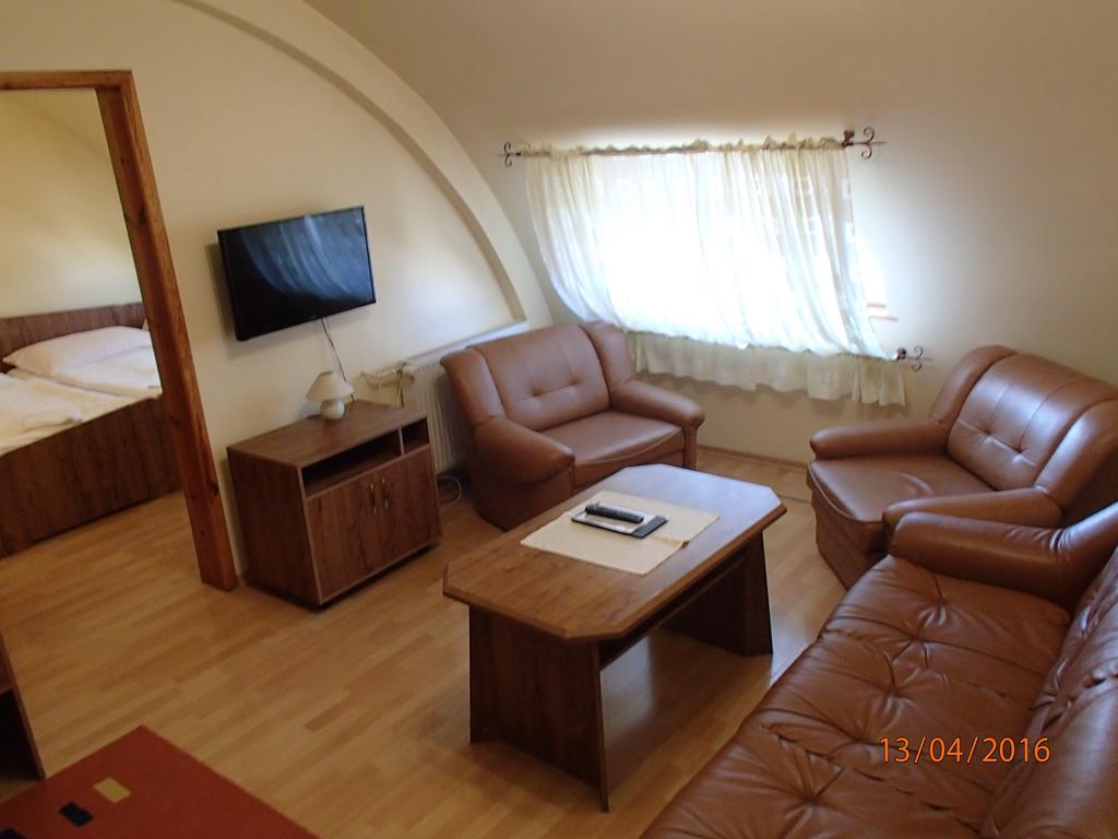 Pension Magnolia Trenčín Екстериор снимка