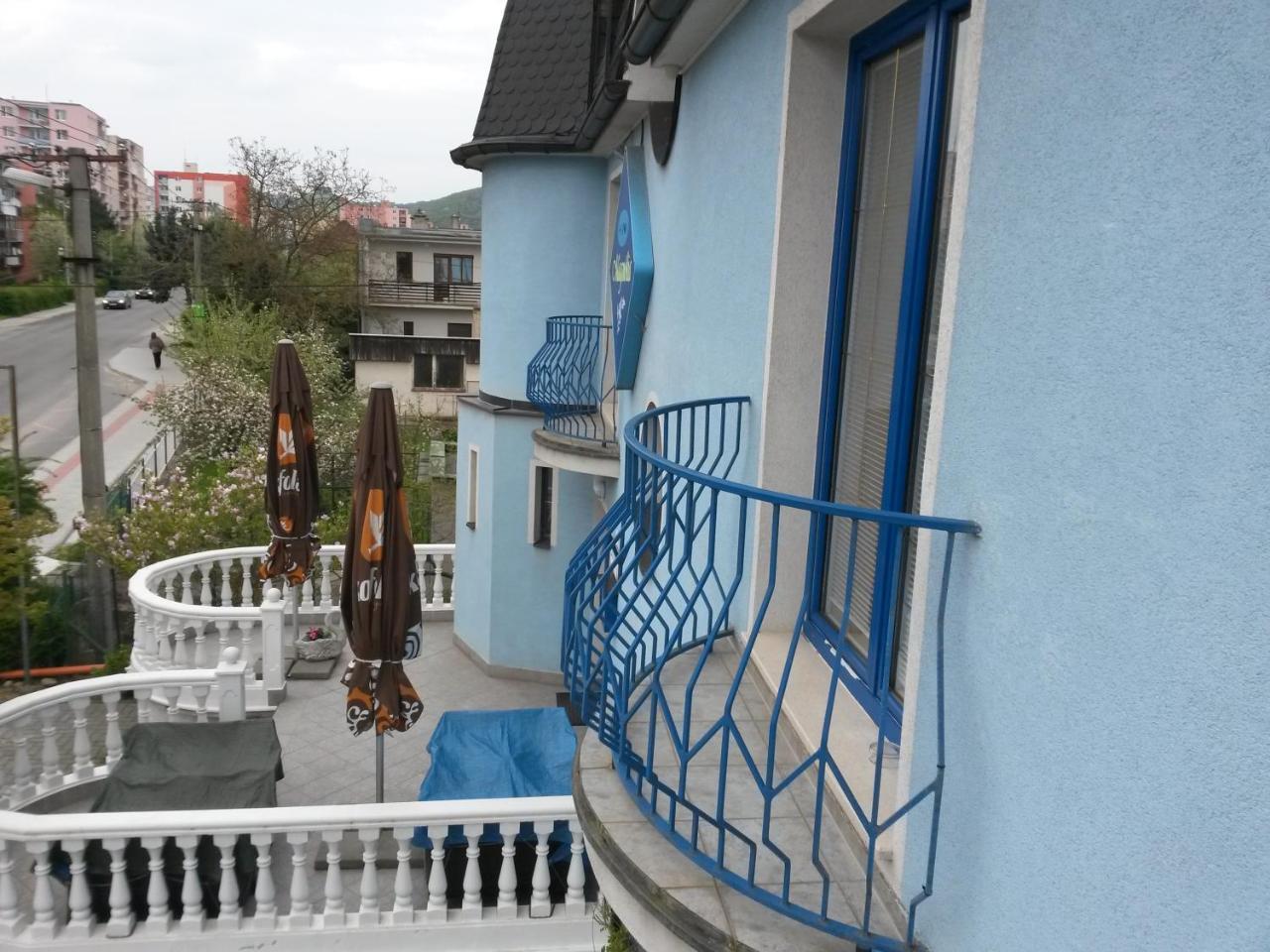 Pension Magnolia Trenčín Екстериор снимка