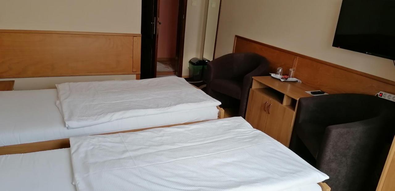 Pension Magnolia Trenčín Екстериор снимка