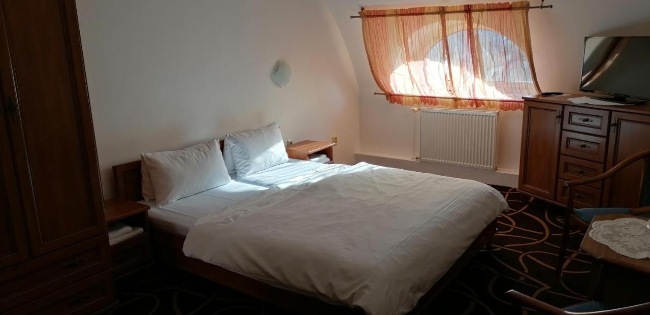 Pension Magnolia Trenčín Екстериор снимка