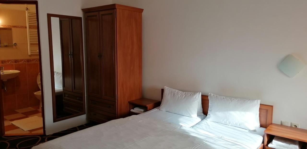 Pension Magnolia Trenčín Екстериор снимка
